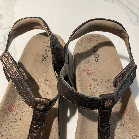 TAOS Sz 11  Trophy Strappy Copper Colourway Velcro Closure Comfort Sandals - Picture 2 of 16